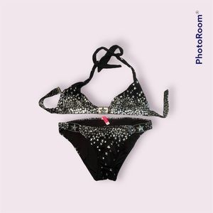 NWOT Victoria’s Secret 2-Piece Bikini (Top is a LG, bottom is MD)